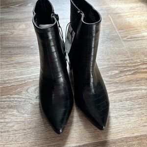 Express Black Croc-Patterned Ankle Booties